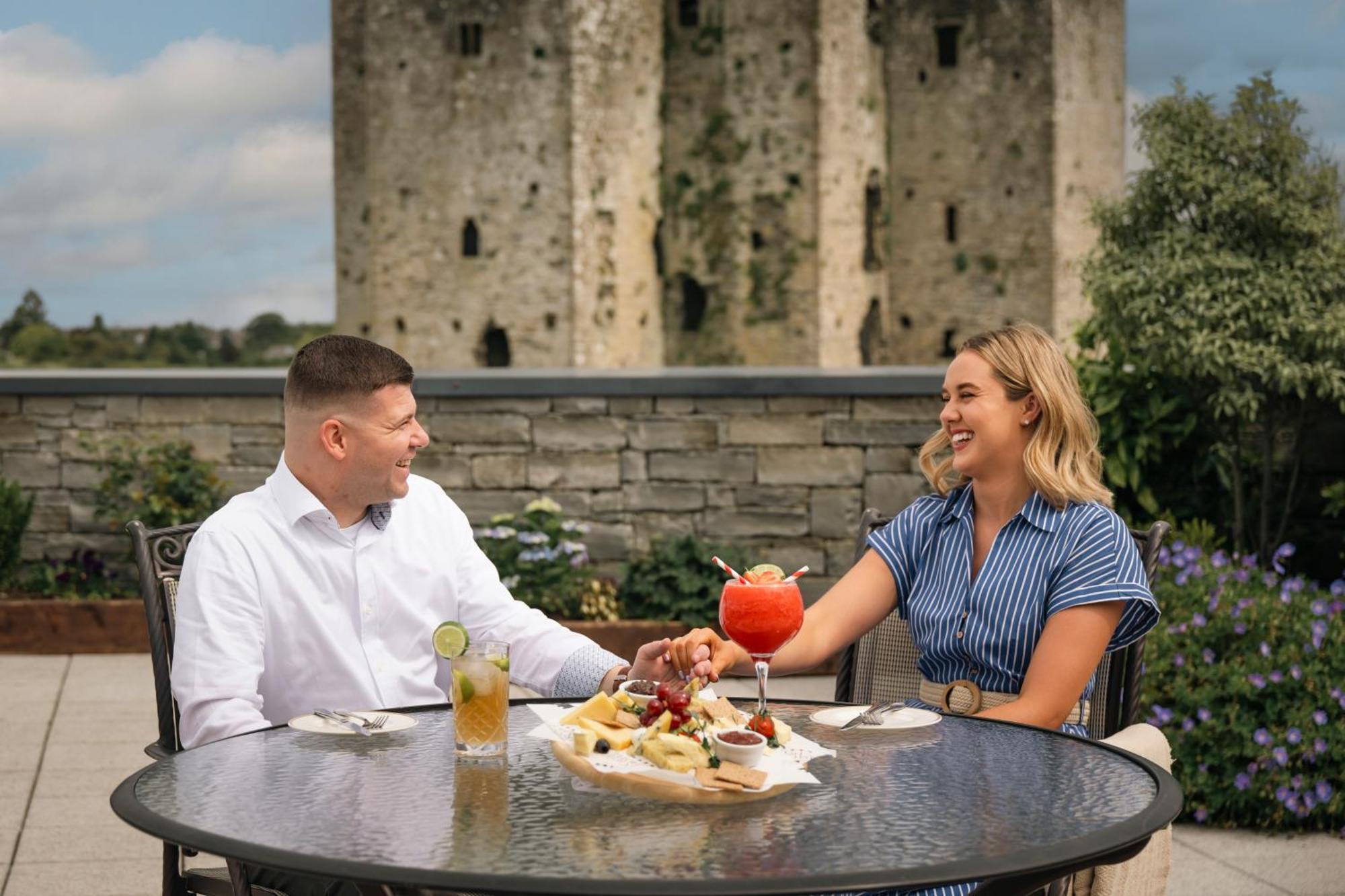 Trim Castle Hotel Екстериор снимка