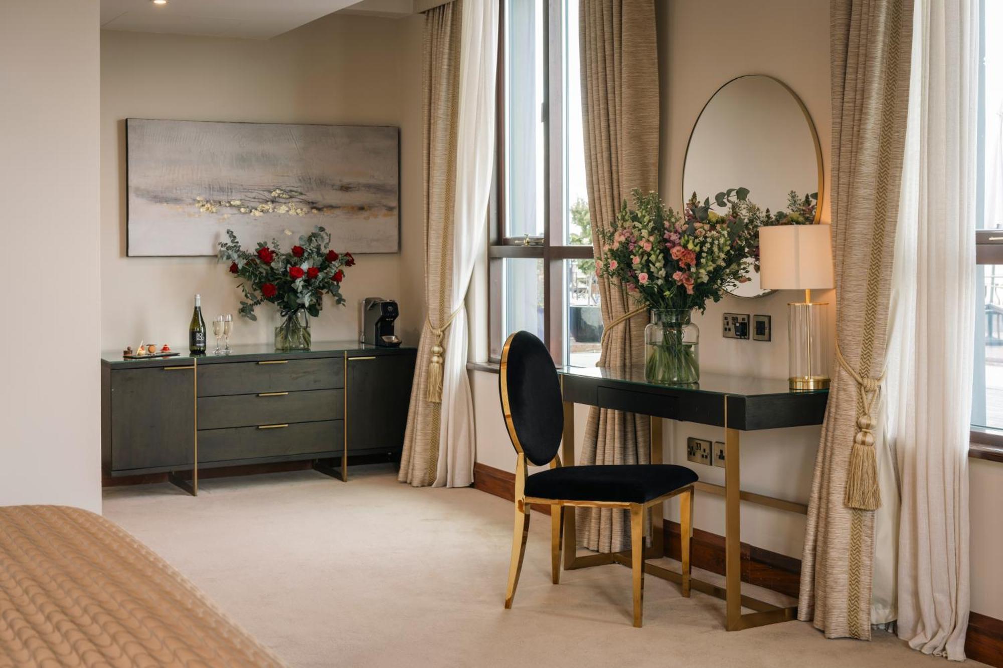 Trim Castle Hotel Екстериор снимка