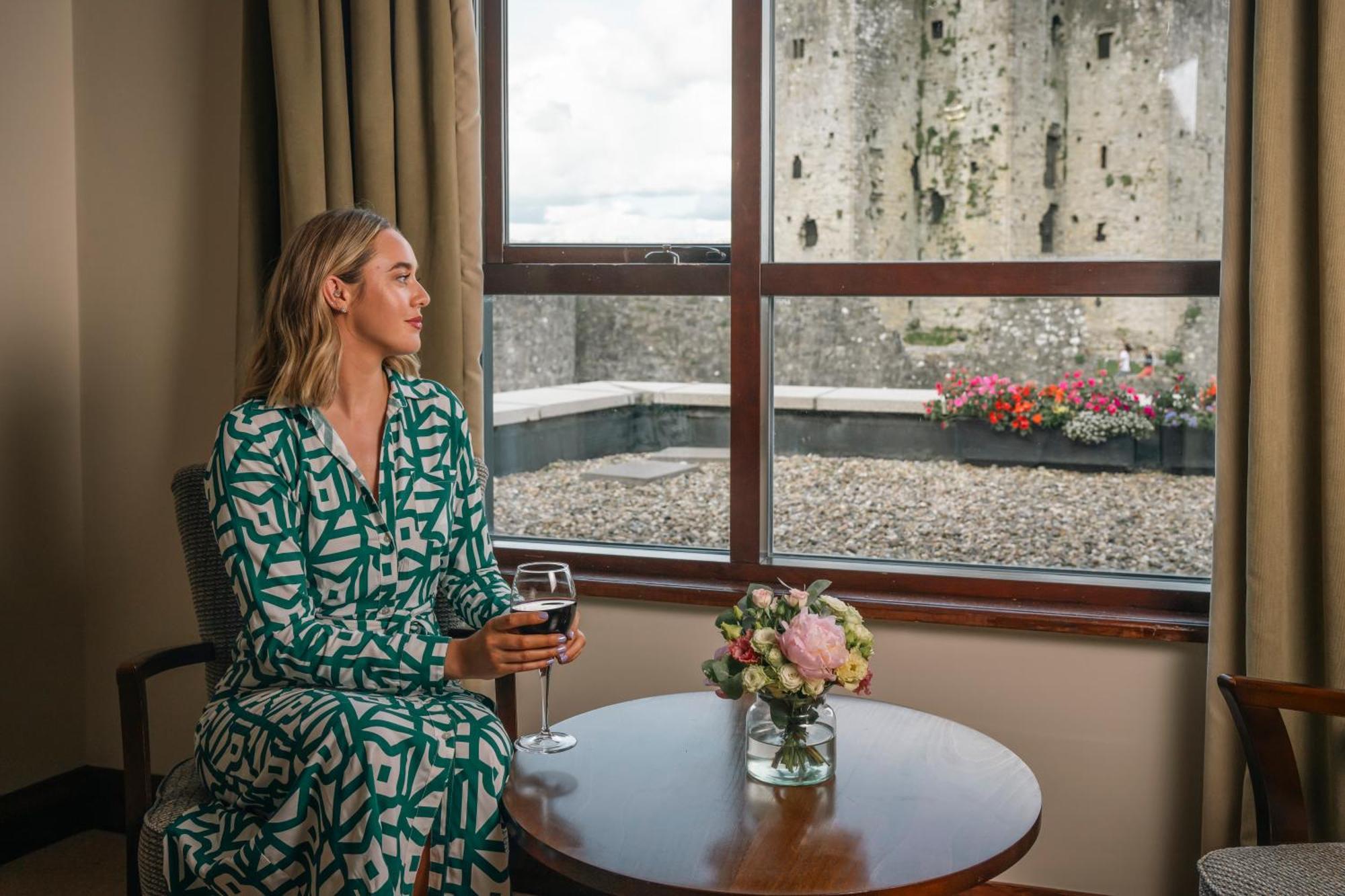 Trim Castle Hotel Екстериор снимка