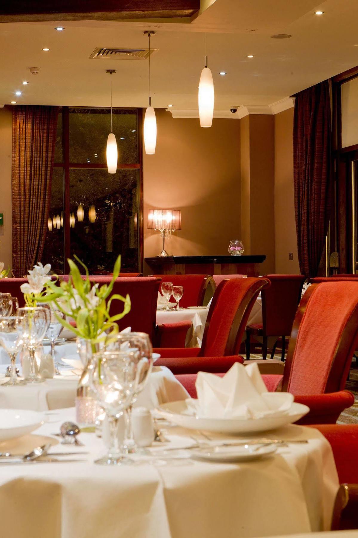 Trim Castle Hotel Екстериор снимка