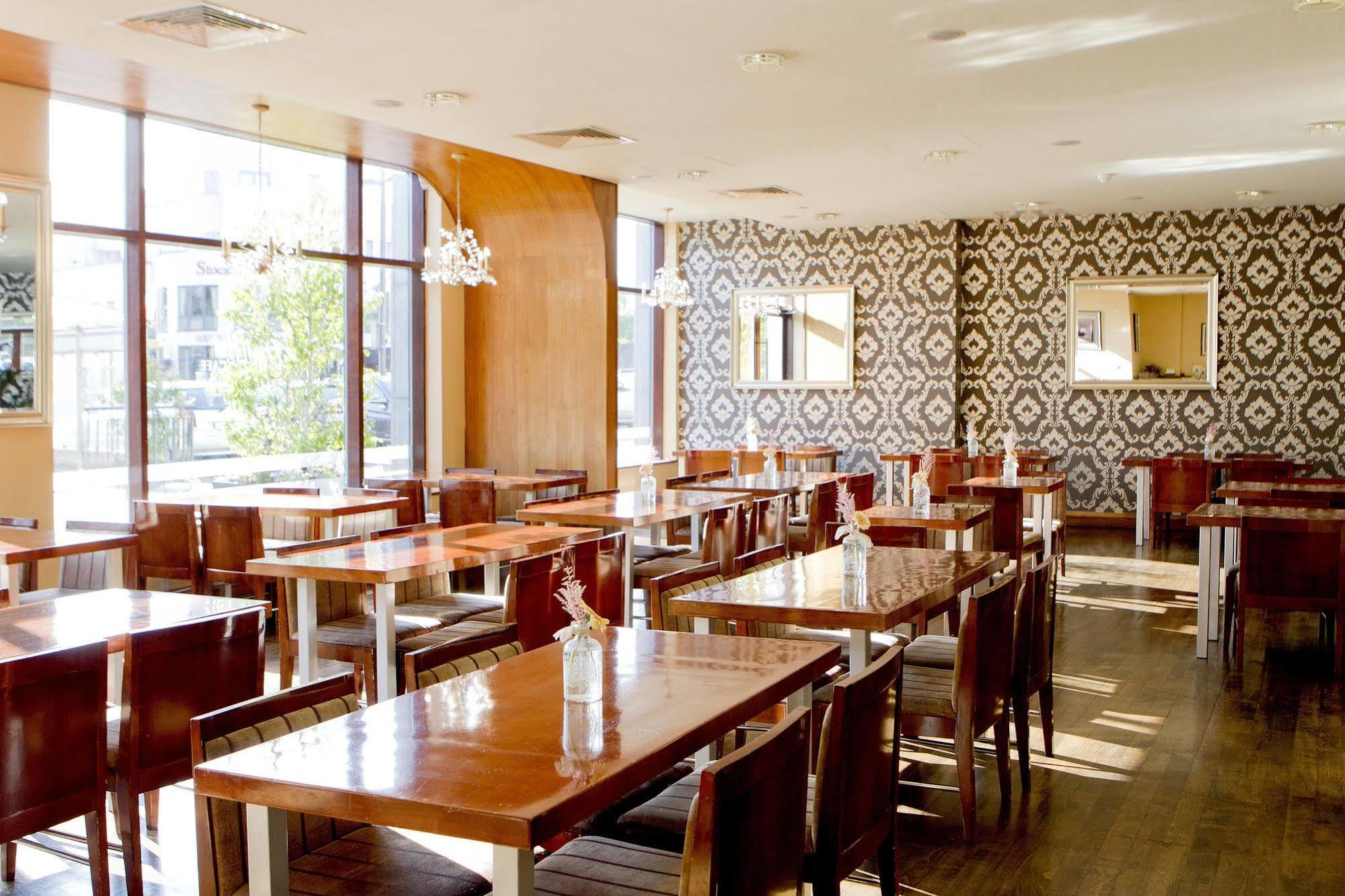 Trim Castle Hotel Екстериор снимка