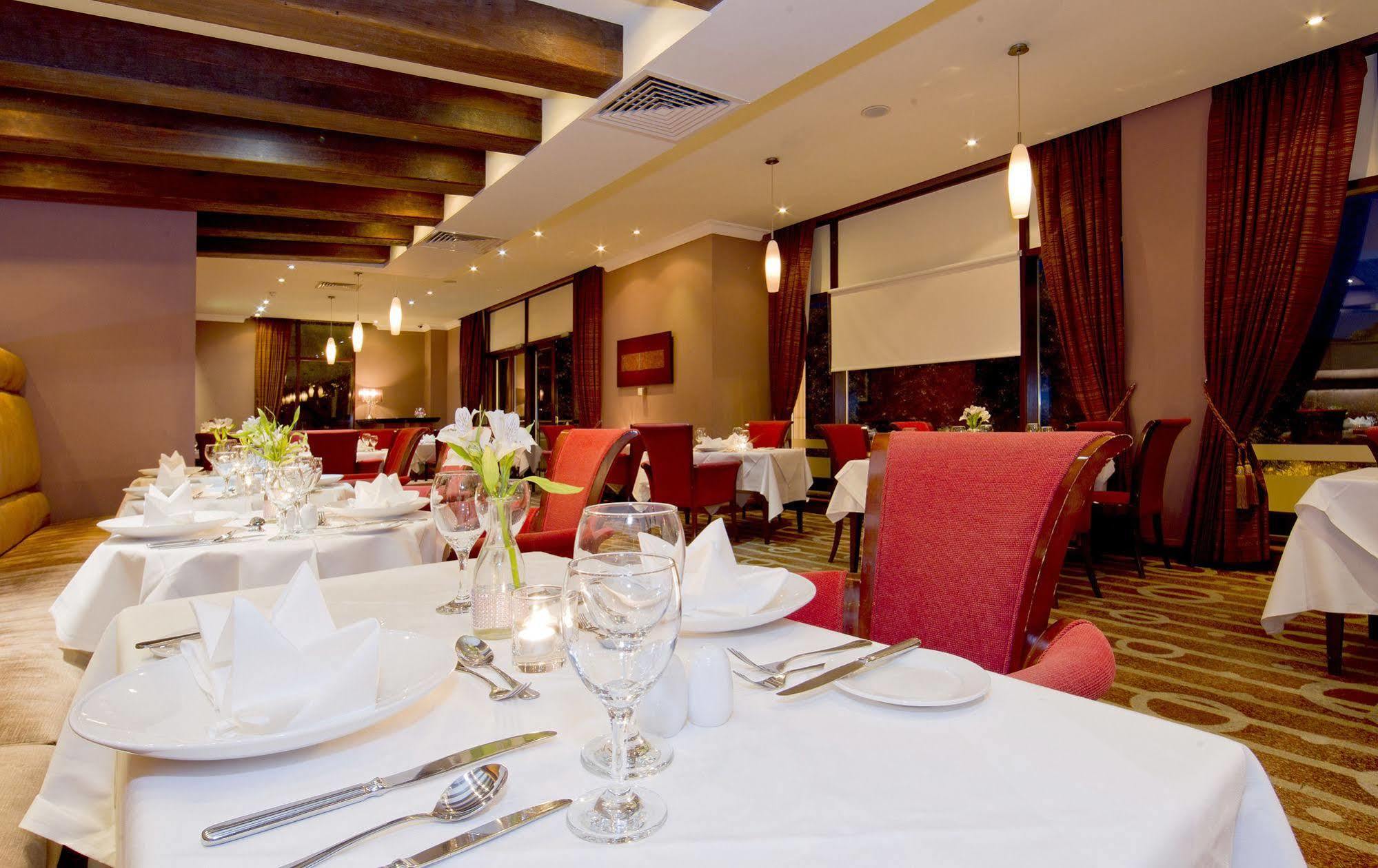 Trim Castle Hotel Екстериор снимка